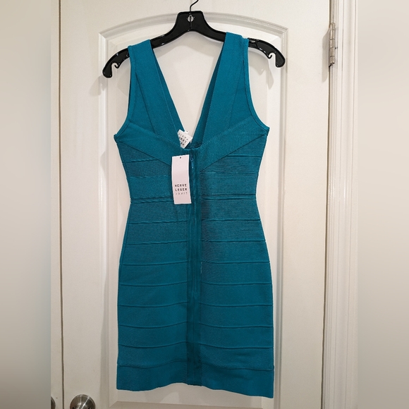 15. NWT HERVE LEGER V NECK MINI BANDAGE DRESS IN TURQUOISE - Picture 9 of 10